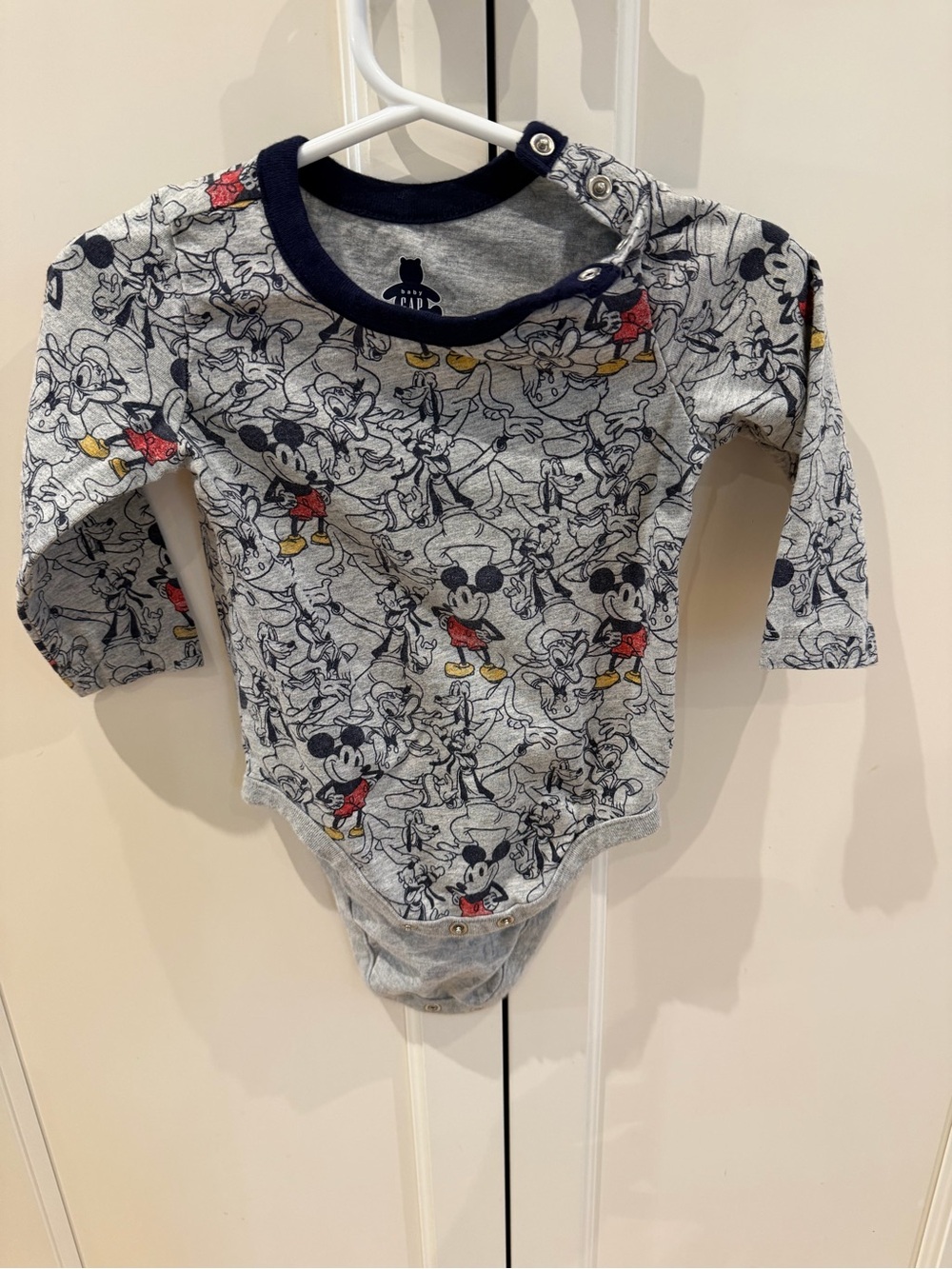 Baby gap 6-12m Mickey Mouse onesie Bodysuit